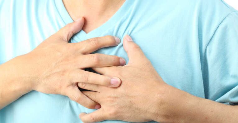 Thoracale osteochondrose manifesteert zich vaak als pijn in het hartgebied