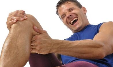 De gelijkenis van de symptomen van artritis en artrose